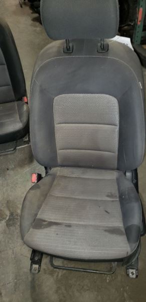 17-18 KIA FORTE Driver Front Seat Sedan Cloth Manual AA 118416