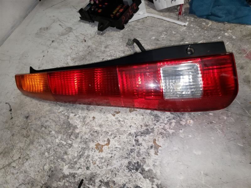 2002-2004 HONDA CR-V LEFT TAIL LIGHT 121446