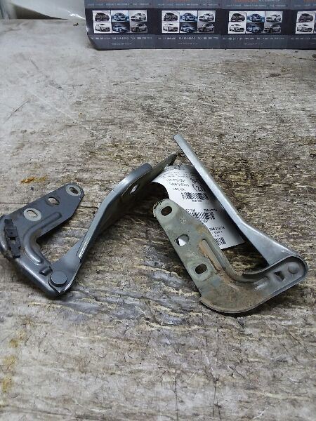 2004 Hood Hinge PORSCHE CAYENNE AA 70291