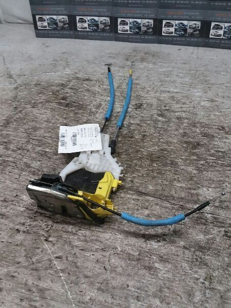 2015 Lock Actuator CHRYSLER 300   68762