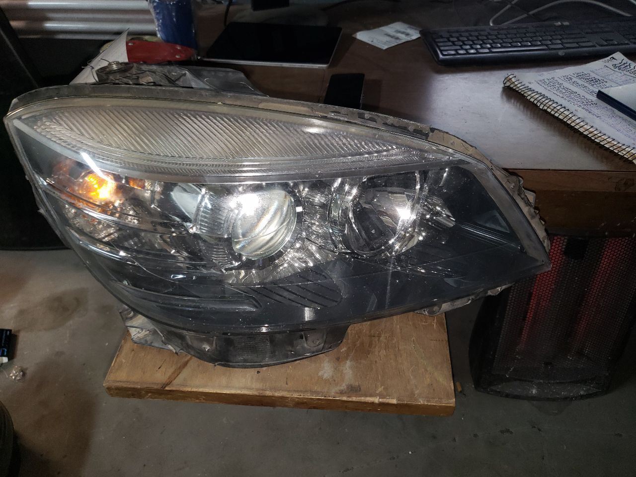 PASSENGER HEADLIGHT 204 TYPE SEDAN C250 HALOGEN FITS 11 MERCEDES C-CLASS L135431