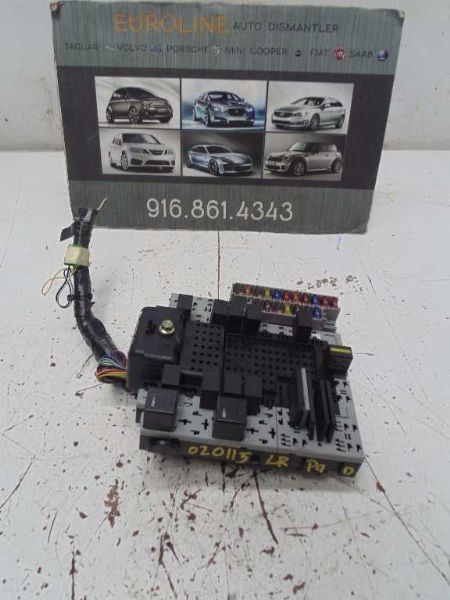 03-04 VOLVO XC90 Fuse Box Engine Thru VIN 32123  45232