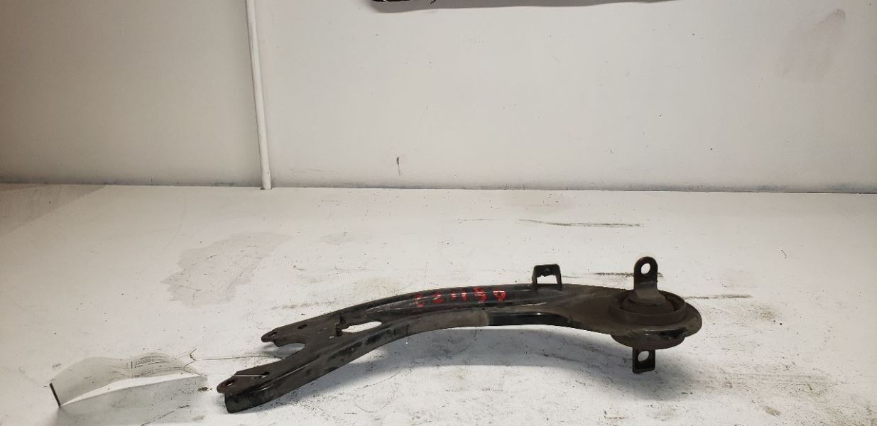 12-17 HYUNDAI SONATA Passenger Lower Control Arm Rear Trailing Arm AA114109