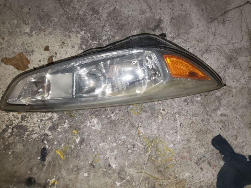 15-18 FOCUS Passenger Headlight Halogen Chrome Headlamp L133275