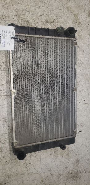 1986-1988 PORSCHE 924 RADIATOR 94410603101 KR109040