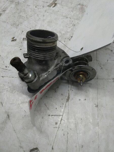 C70       2004 Thermostat Housing 57968