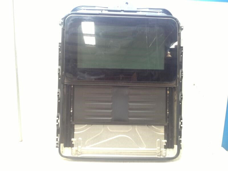 00-04 BMW X5 Roof Glass Without Panoramic Roof AA2062