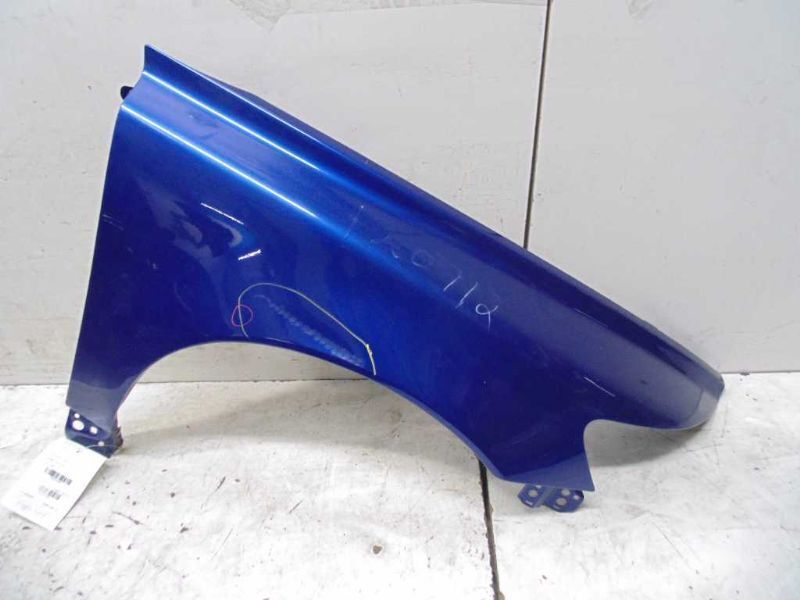 04-11 VOLVO 40 SERIES Passenger Fender 5 Cylinder AA 4446