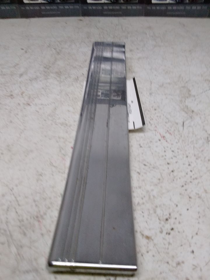 08-14 MEREDES LEFT REAR DOOR FLOOR CHROME SILL PLATE 76447