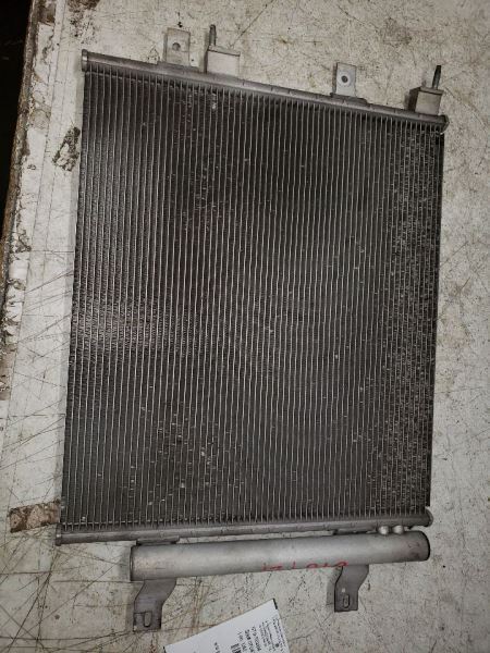 10-19 JAGUAR  XJ AC Condenser  107357