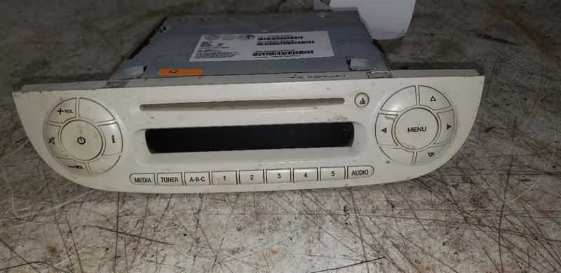 12-17 FIAT 500 Audio Equipment Radio 2 Door AM-FM-CD-MP3  108662