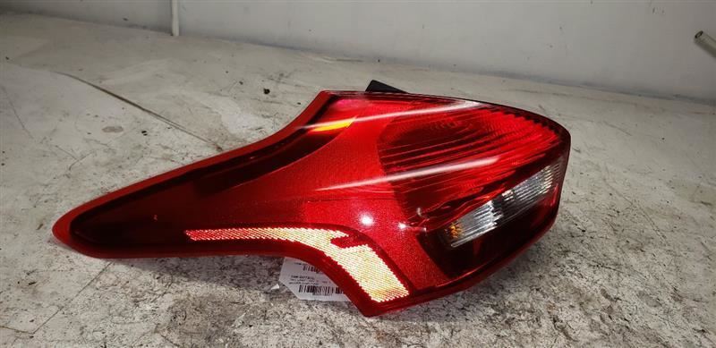 15-18 FORD FOCUS Driver Left Tail Light Hatchback LED AA113371