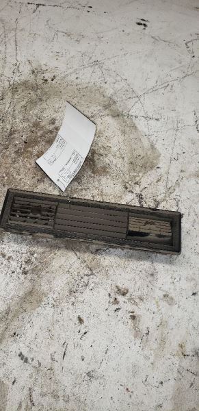 1978 JAGUAR XJ6 DASH CENTER AIR VENT KR115156