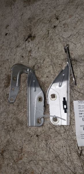 2005 Hood Hinge PORSCHE CAYENNE  AA 109959