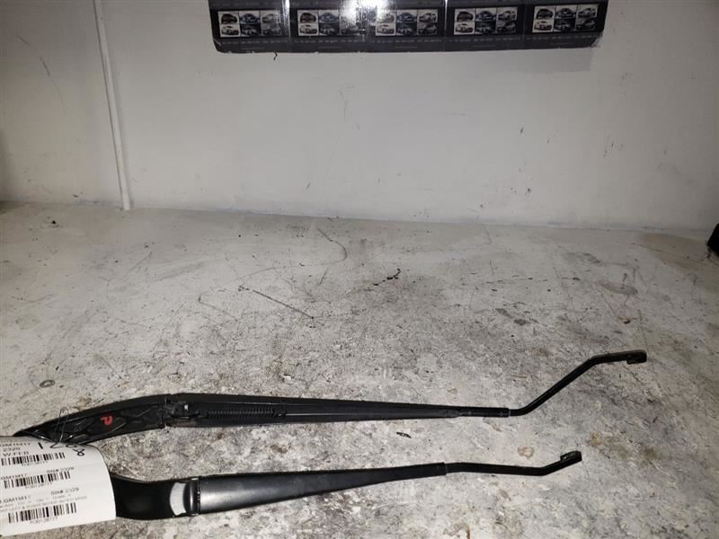 2017 CHEVROLET MALIBU FRONT LEFT & RIGHT WIPER WIPER ARMS 128777