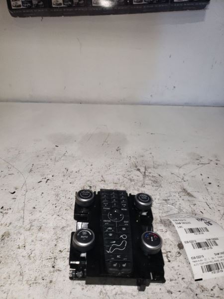 11-13 VOLVO 30 SERIES Audio Equipment Radio Control Panel  125169