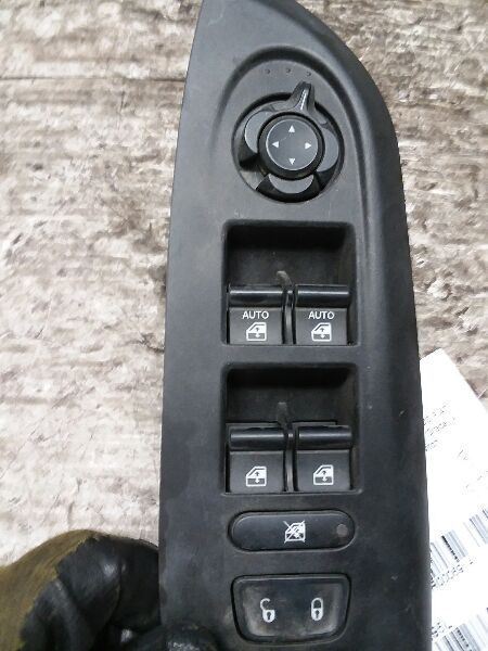 16-17 FIAT 500 Driver Front Door Switch Driver's 4 Door X Model 69141