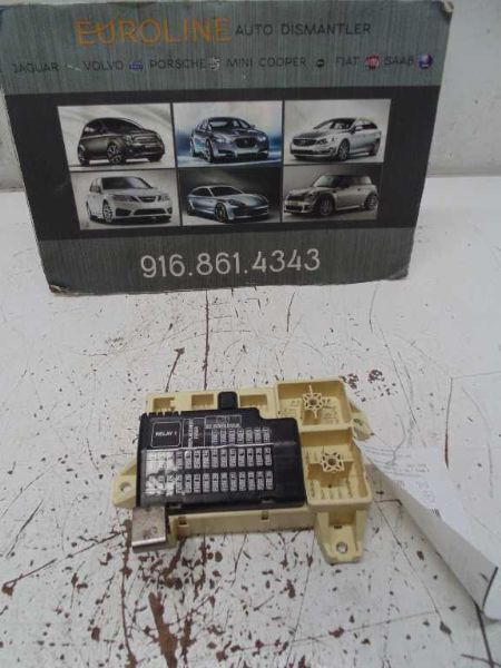 2000-2002 JAGUAR S TYPE UNDER DASH FUSE BOX 45661