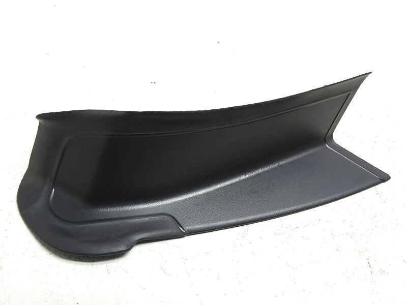 2015-2017 CHRYSLER 200 REAR LEFT TAILLIGHT LAMP FILLER COVER TRIM OEM 68195637