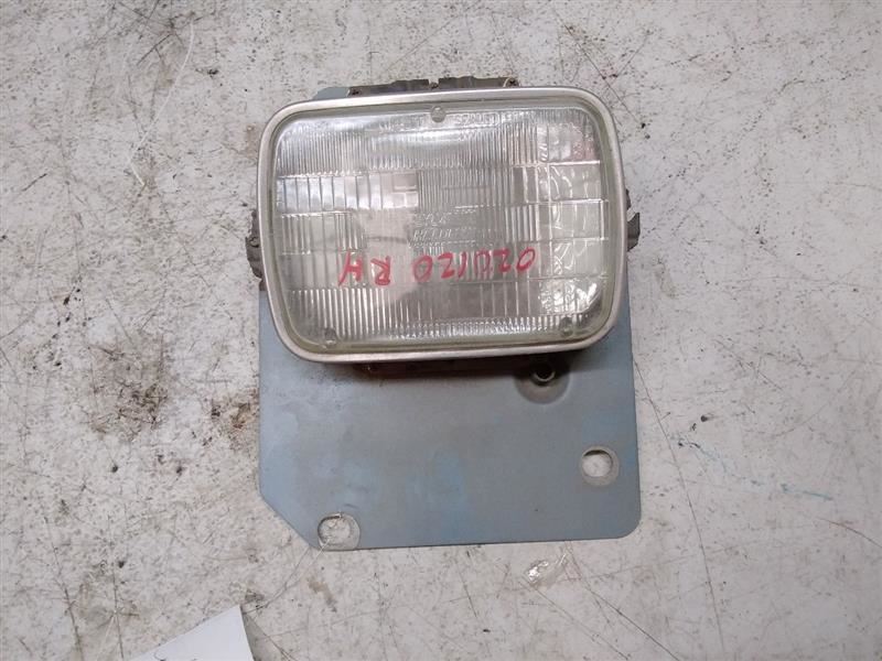 86-93 DODGE 150 VAN Passenger Corner/Park Light Beside Headlamp AA77661