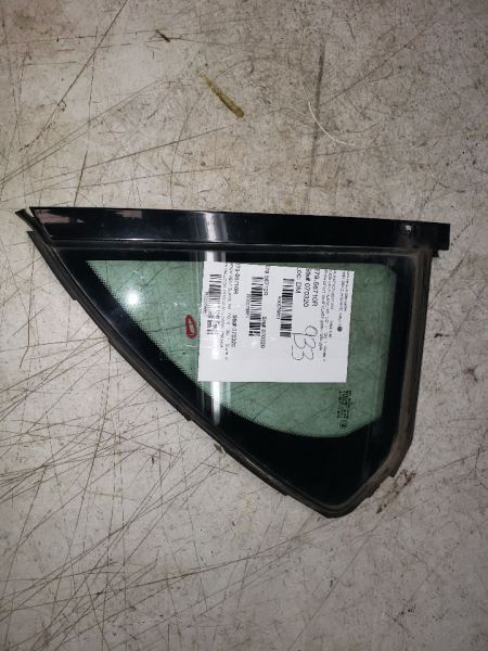 04-07JAGUAR  XJ8 Passenger Right Rear Door Vent Glass AA76851