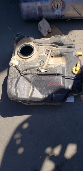 06-13 VOLVO 70 SERIES Fuel Tank C70 VIN 2 6th Digit AA114153