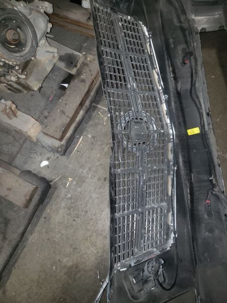 10-12 CADILLAC SRX FRONT Grille 123620