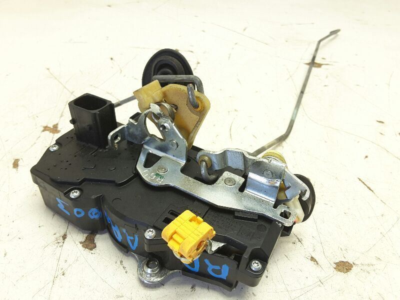 2004 Lock Actuator CADILLAC CTS  80400