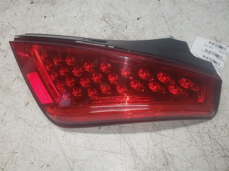 06-07  NISSAN MURANO Passenger Tail Light Quarter Mounted AA 71093