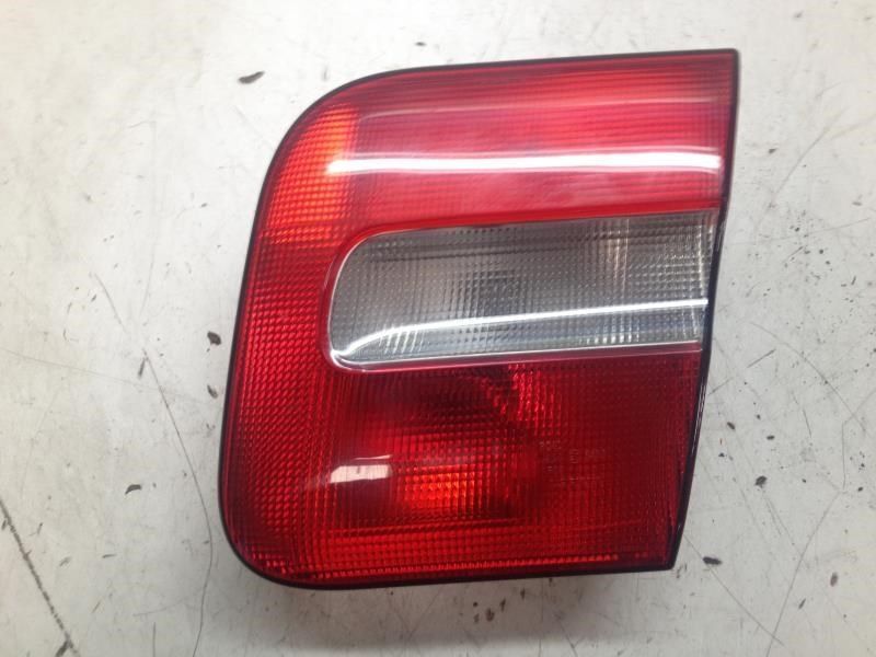 1998-2000 VOLVO S70 RIGHT TAIL LIGHT LID MOUNTED KR8854