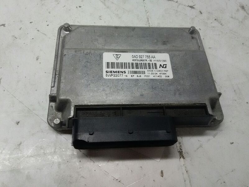 2003-2004 PORACHE CAYENNE 3.2L AUTO TRANSFER CASE MODULE OEM 0AD927755AA 55049