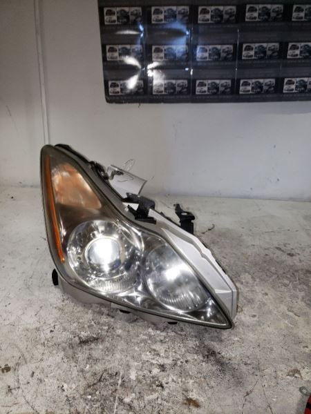 2008-2010 INFINITI G37 Passenger Headlight Convertible Bi-xenon 122033