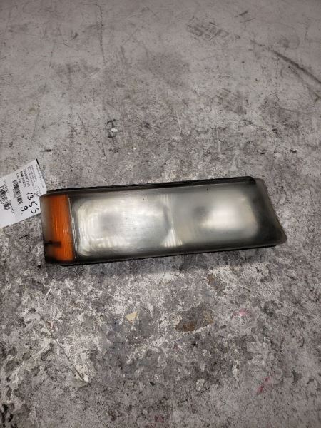 Passenger Headlight Classic Style Fits 05-07 SILVERADO 1500 PICKUP 130937