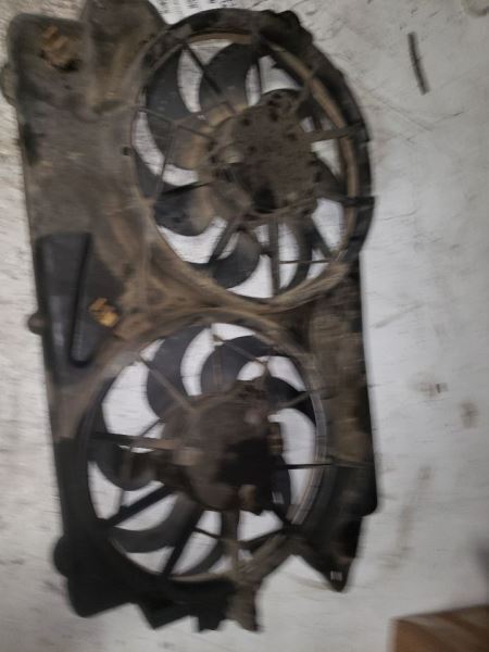 05 CHEVROLET  EQUINOX Radiator Fan Motor Fan Assembly  120502