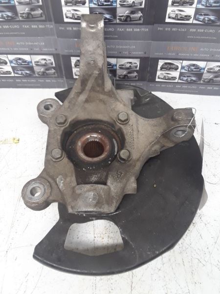 08-19 CARAVAN Passenger Right Front Spindle/Knuckle AA70757