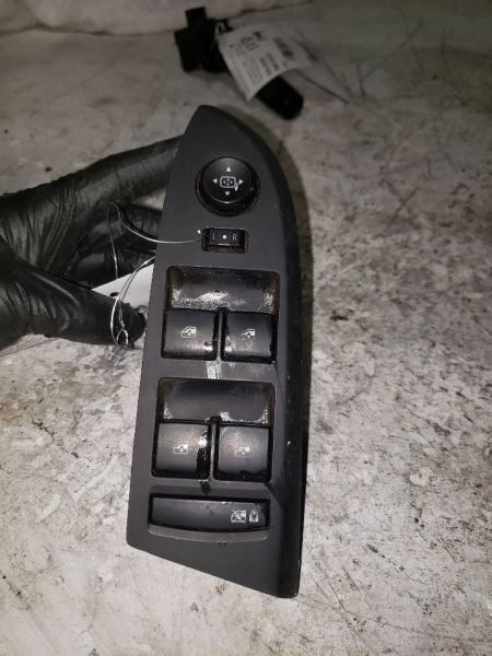 11-15CHEVROLET  VOLT  Driver Left Front Door Switch Driver's Window 124444