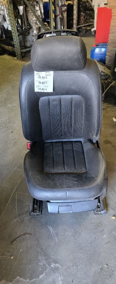 12-18 MERCEDES CLS550 Driver Front Seat  L134673