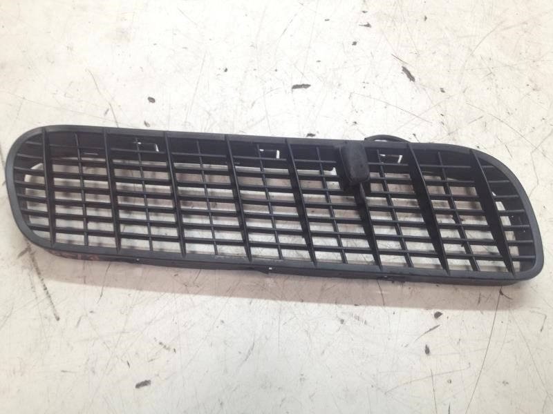 2001-2003 BMW X5 RH HOOD VENT GRILLE W/SPRAY NOZZLE 7828