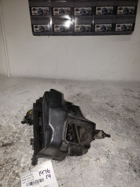 2008-2010 INFINITI G37 RIGHT AIR CLEANER BOX/COUPE  122071