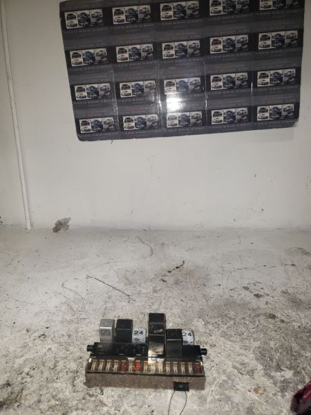 944       1984 Fuse Box Engine 127463