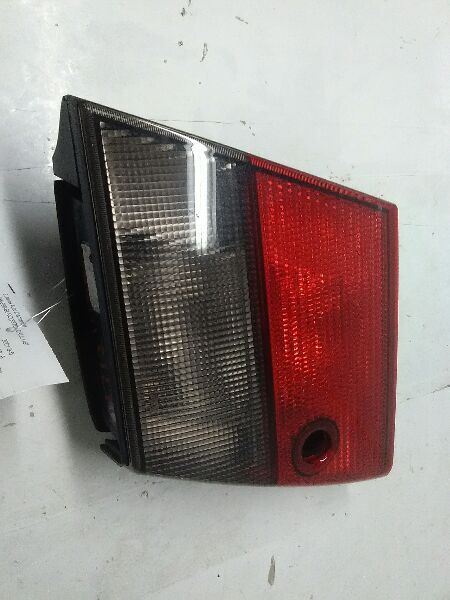 99-01 SAAB 9-5 Passenger Right Tail Light Sedan Lid Mounted AA 55938