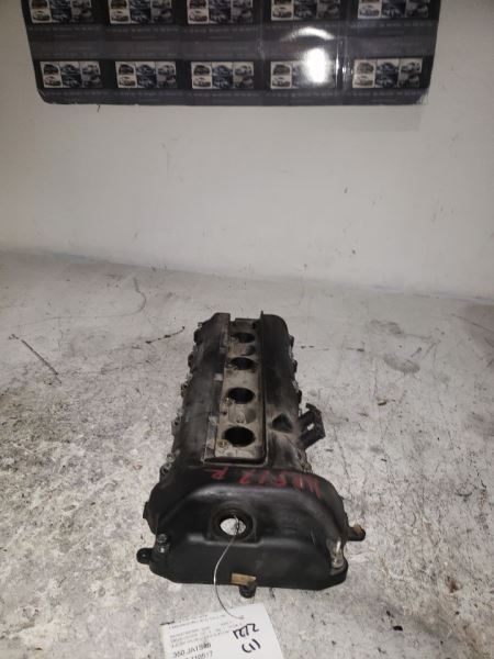 XJ        2008 Valve Cover 127884