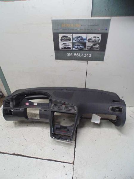 01-04 VOLVO 60 SERIES Dash Panel AA 15103