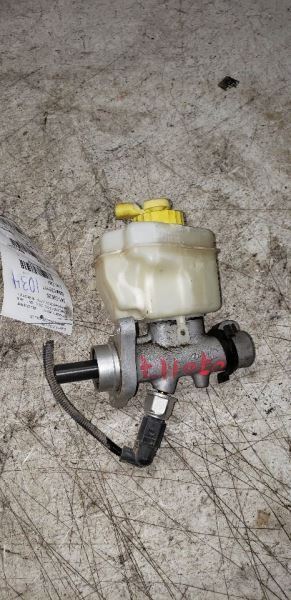 03-06 PORSCHE CAYENNE Brake Master Cylinder AA 109759