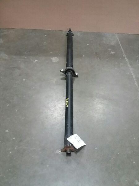 05-07JAGUAR  XJ8  Rear Drive Shaft Super V8 LWB 67061