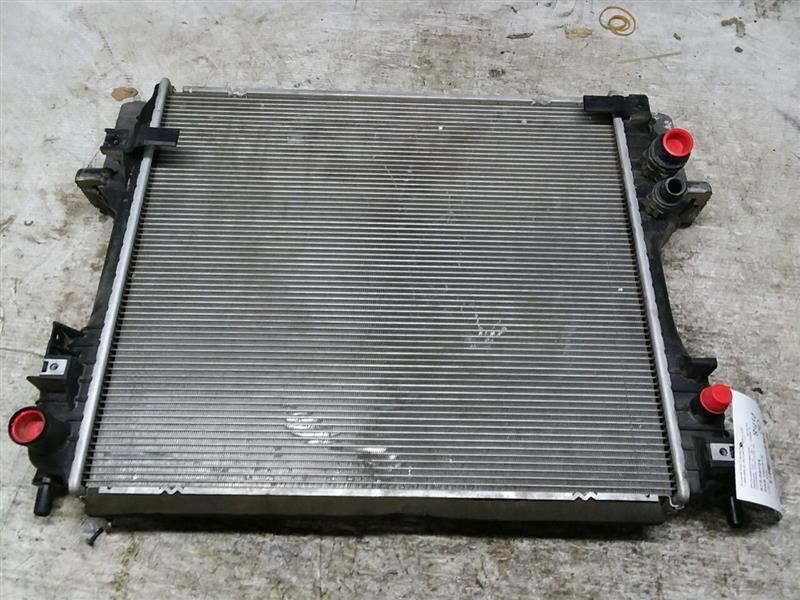 13-15 JAGUAR XF Radiator Main  70330