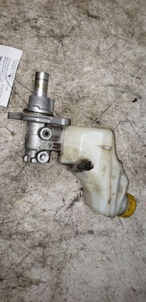 14-17 FIAT 500 Brake Master Cylinder 4 Door L Model 109508