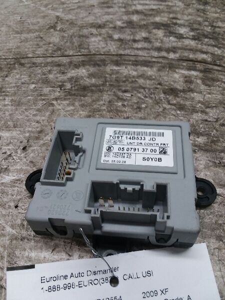 2009-2011 Jaguar XF Front Door Control Module RH Side 68597