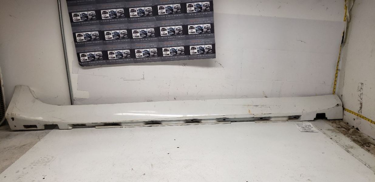 2011 Rocker Panel Moulding JAGUAR XF  AA 111864