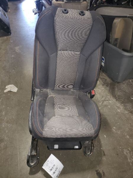 2019 Front Seat  SUBARU CROSSTREK 78575